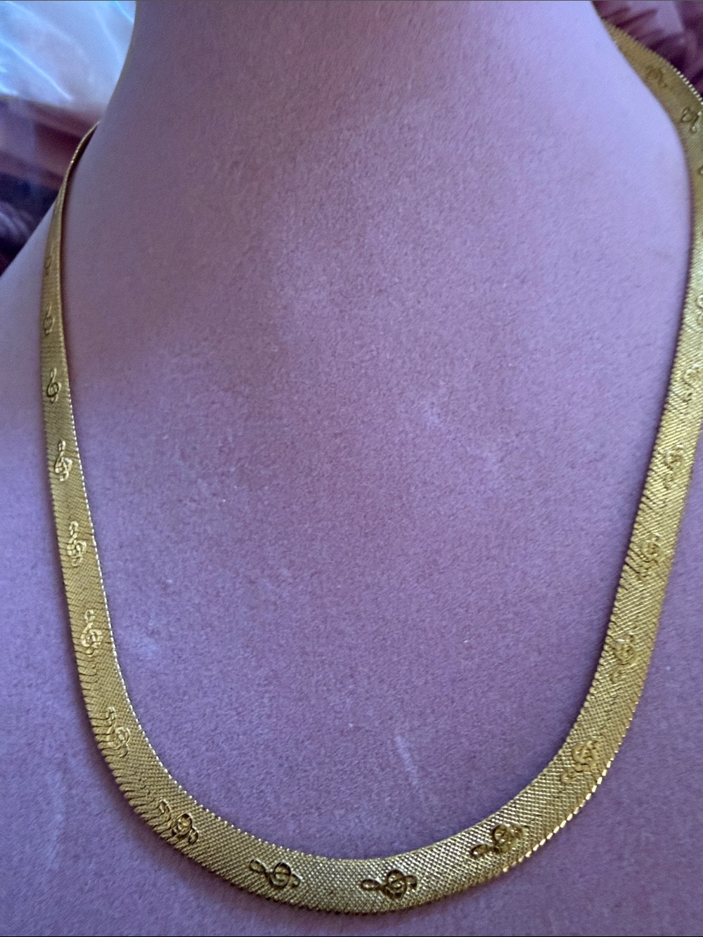 Gold Tone Textured Flat Herringbone Music Necklace, (J0181)
